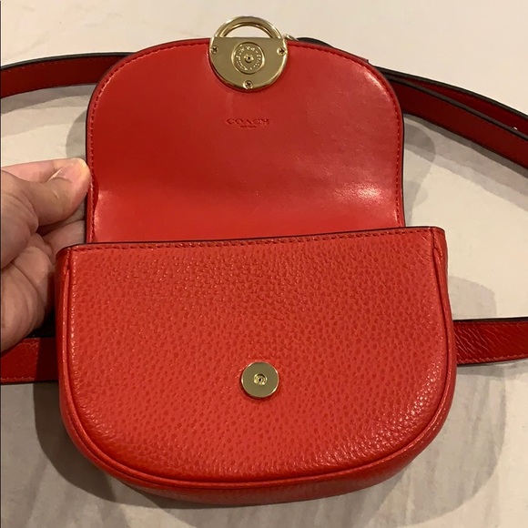 Authentic Coach Belt Bag in red leather - Picture 6 of 11